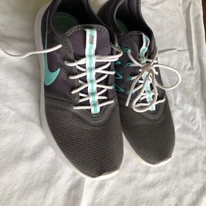 NIKE VH2 Tanjun Womens Running Shoes 7